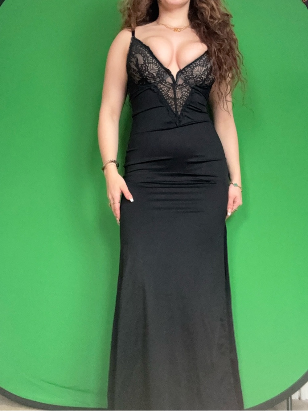 Brand new black  Lace-Detail shape dress